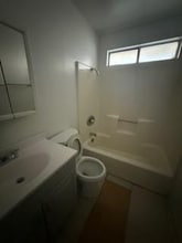 11951 Chamberlaine Way in Adelanto, CA - Foto de edificio - Building Photo