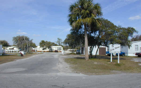 Waterside in Gibsonton, FL - Foto de edificio