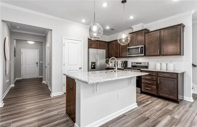 823 Falls Grove Trl in High Point, NC - Building Photo - Building Photo