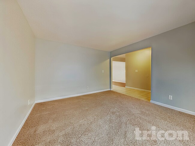 1921 Teresa Ln in Oakley, CA - Foto de edificio - Building Photo