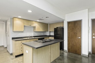 767 N High St in Columbus, OH - Building Photo - Building Photo