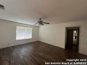 706 Golfcrest Dr in San Antonio, TX - Building Photo - Building Photo