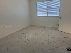 908 NW 106th Terrace in Pembroke Pines, FL - Building Photo - Building Photo