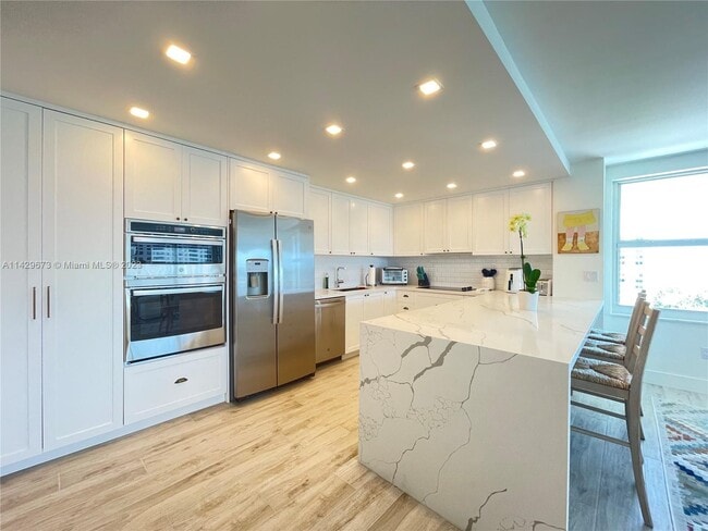 155 Ocean Ln Dr in Key Biscayne, FL - Building Photo - Building Photo