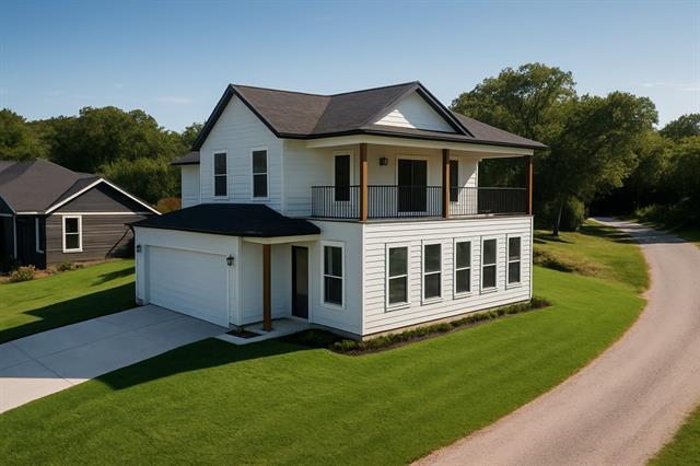 1027 Mustang Trail in Granbury, TX - Building Photo