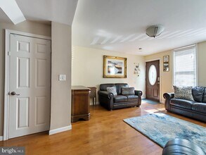 1025 E Columbia Ave in Philadelphia, PA - Building Photo - Building Photo