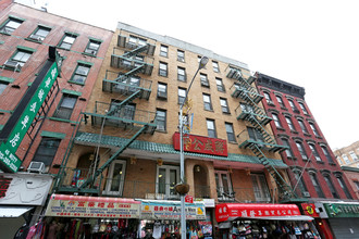 47-49 Mott St in New York, NY - Building Photo - Building Photo