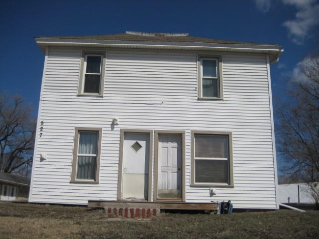 527 E Lincoln Way in Ames, IA - Foto de edificio