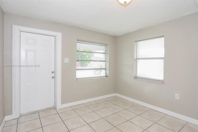 2161 NW 97th St in Miami, FL - Building Photo - Building Photo