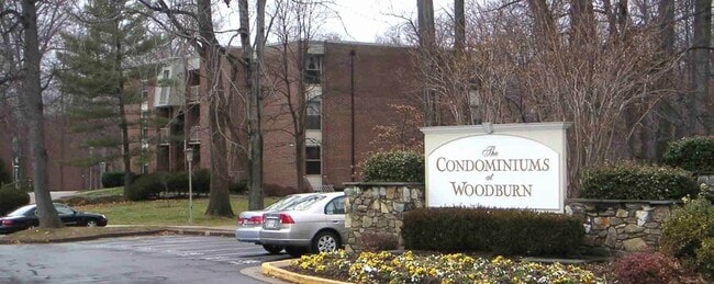 3306 Woodburn Village Dr, Unit 3306 Woodburn Village 21 in Annandale, VA - Building Photo - Building Photo
