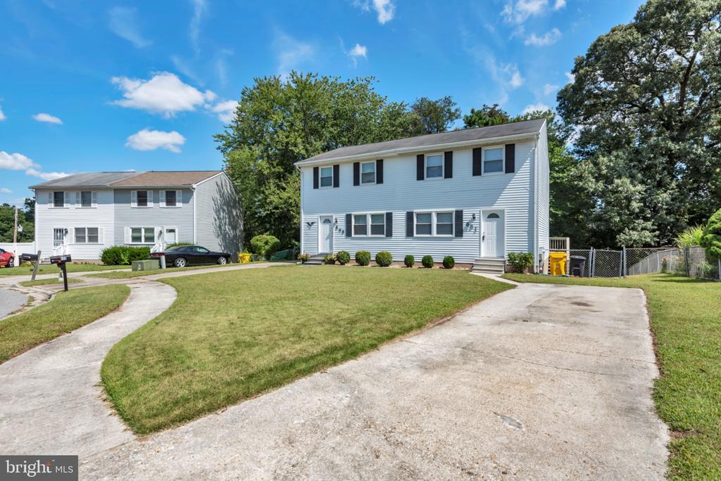 651 Westphalia Ct in Glen Burnie, MD - Foto de edificio