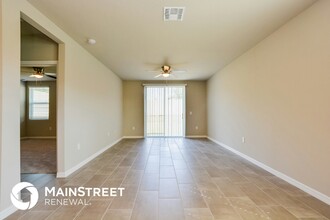 1074 Oak Vly Dr in Auburndale, FL - Building Photo - Building Photo