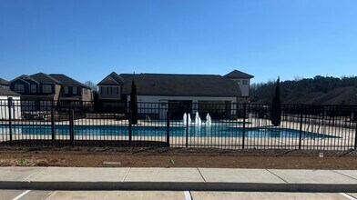 8223 NW Stone Mill Dr in Huntsville, AL - Building Photo - Building Photo