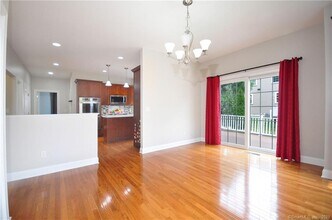 11 Secretariat Ct in Farmington, CT - Building Photo - Building Photo