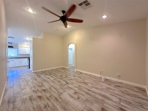 9221 Candilela Ct in Las Vegas, NV - Building Photo - Building Photo