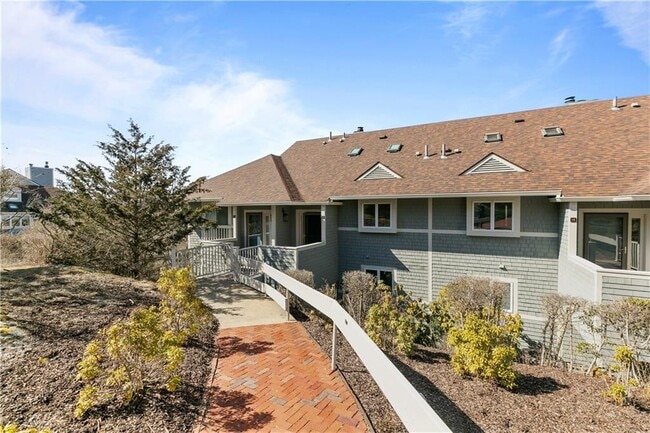 157 Harrison Ave in Newport, RI - Building Photo - Building Photo