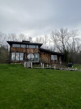 39 Phelps Ln in South Hero, VT - Building Photo - Building Photo