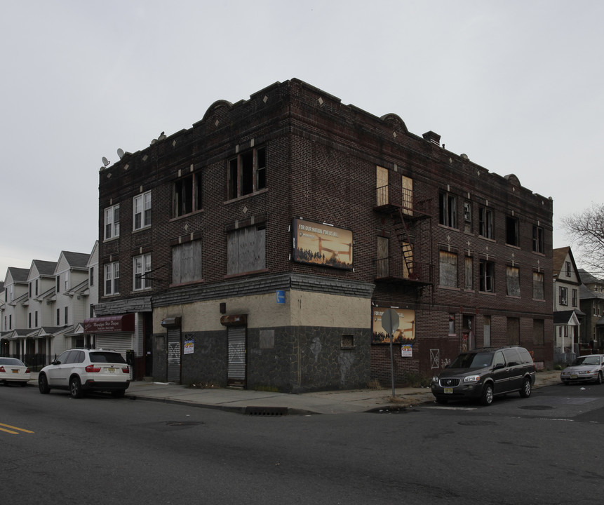 364 Ocean Ave in Jersey City, NJ - Building Photo