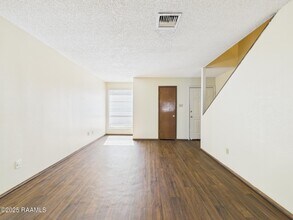 201 High Meadows Blvd in Lafayette, LA - Building Photo - Building Photo