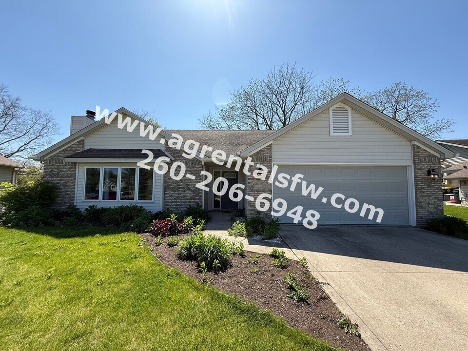 7909 Grayfield Ct in Fort Wayne, IN - Building Photo