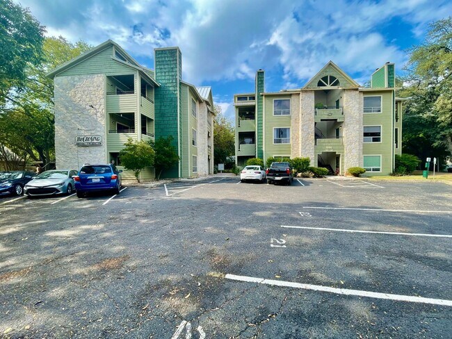 506 W San Antonio St in San Marcos, TX - Foto de edificio - Building Photo