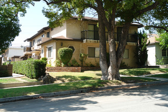 727 E Angeleno Ave in Burbank, CA - Foto de edificio - Building Photo