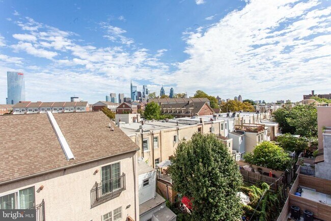 2553 Montrose St in Philadelphia, PA - Building Photo - Building Photo