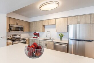 Deer Valley in San Rafael, CA - Foto de edificio - Building Photo