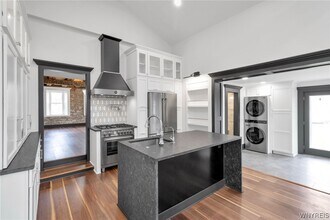 9060 Main St in Clarence, NY - Building Photo - Building Photo