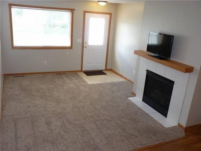 2613 Yellowstone Dr in Hastings, MN - Building Photo - Building Photo