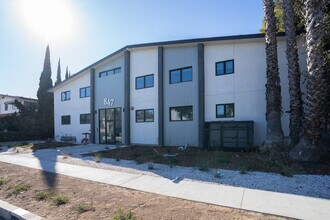 847 S Sherbourne Dr in Los Angeles, CA - Foto de edificio - Building Photo