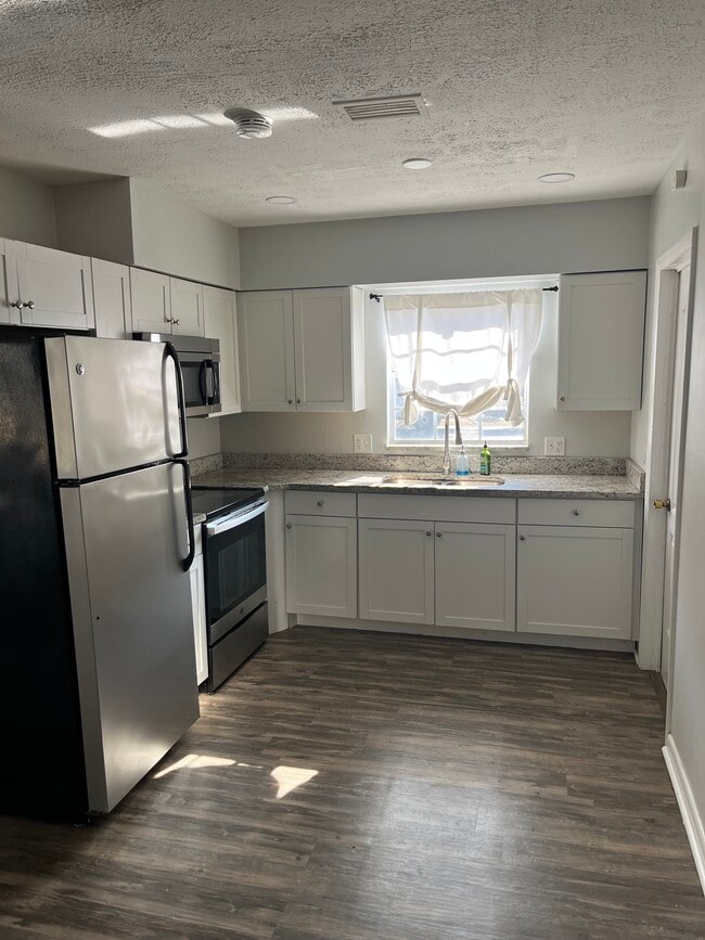 604 Princeton St in Brandon, FL - Building Photo - Building Photo