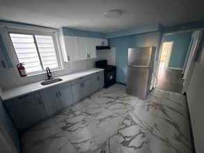 106 N Munn Ave in Newark, NJ - Foto de edificio - Building Photo