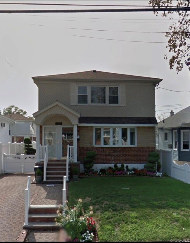 property at 149-21 82nd St