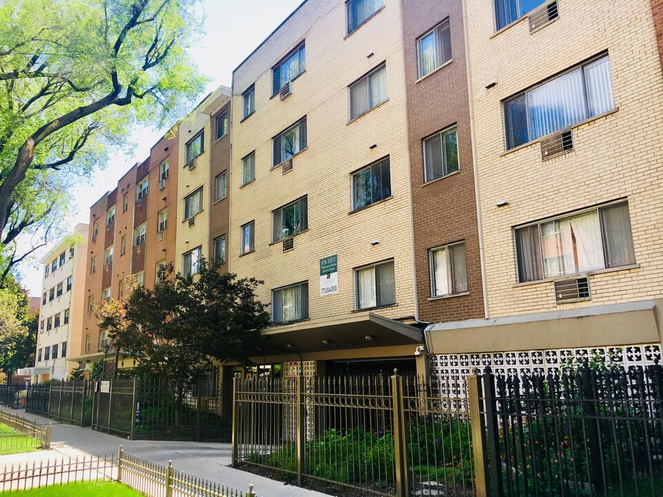 Kenmore Manor Apartments in Chicago, IL - Building Photo