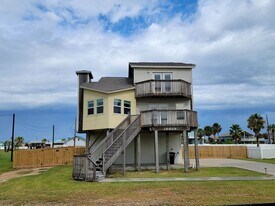 16614 Francis Drake Rd in Jamaica Beach, TX - Building Photo