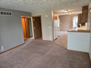 5563 Stockton Dr in Rockford, IL - Building Photo - Building Photo