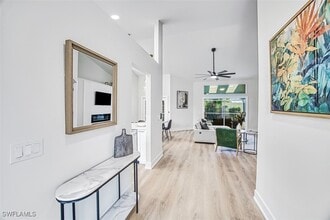 12370 Kelly Sands Way in Ft. Myers, FL - Foto de edificio - Building Photo