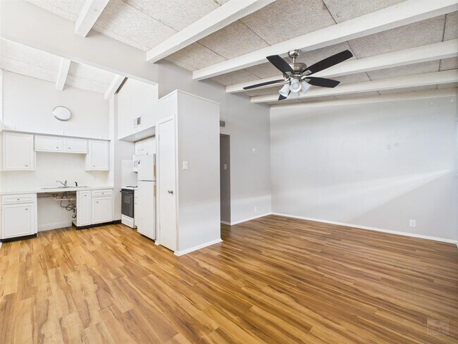 2404 Longview St in Austin, TX - Building Photo - Building Photo