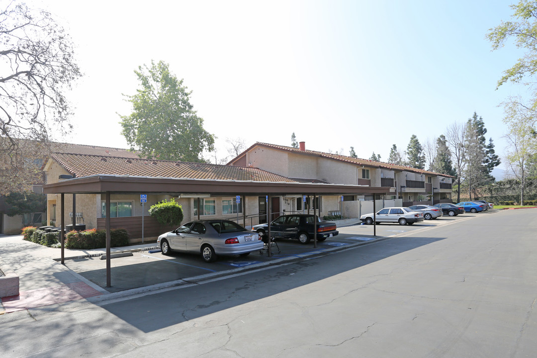 Florence Janss Apartments in Thousand Oaks, CA - Building Photo