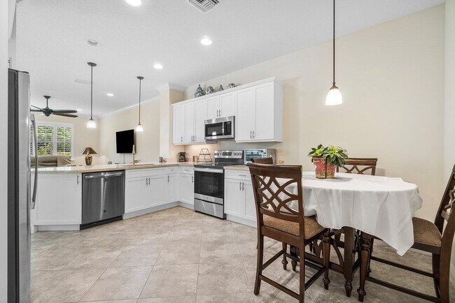 15820 Binks Pointe Ter in Wellington, FL - Building Photo - Building Photo