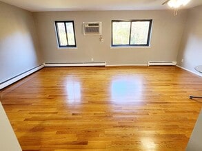 5 Brevoort Dr in Pomona, NY - Building Photo - Building Photo