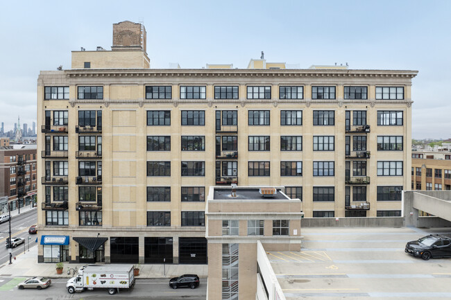 Tower Lofts in Chicago, IL - Building Photo - Building Photo