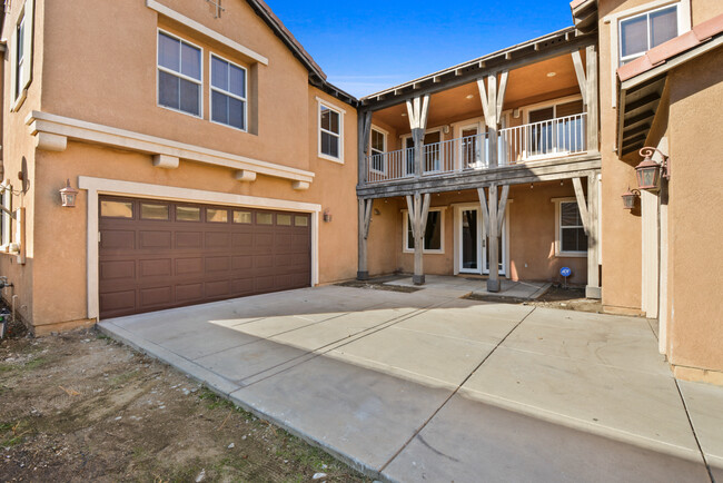 7512 Oakford Ct in Rancho Cucamonga, CA - Foto de edificio - Building Photo