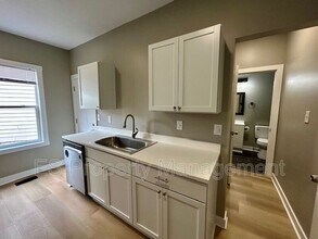 576 E Fall Creek Pkwy N Dr in Indianapolis, IN - Building Photo - Building Photo