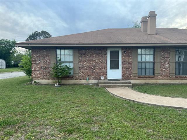 201 Rio Grande St in Glen Rose, TX - Building Photo