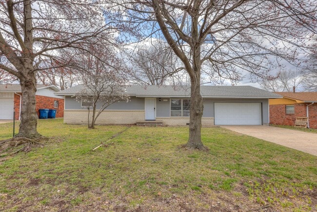 2716 S Vermont Ave. in Joplin, MO - Building Photo - Building Photo