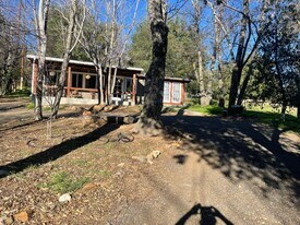 1430 Sunshine Trl in Julian, CA - Building Photo