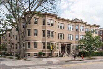 69 Babcock St in Brookline, MA - Building Photo - Building Photo