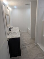 1680 E Whisnand Rd, Unit #7 in Bloomington, IN - Building Photo